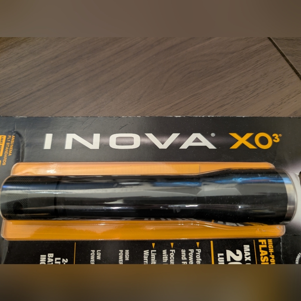 X03 Black LED Flashlight - Picture 6 of 8